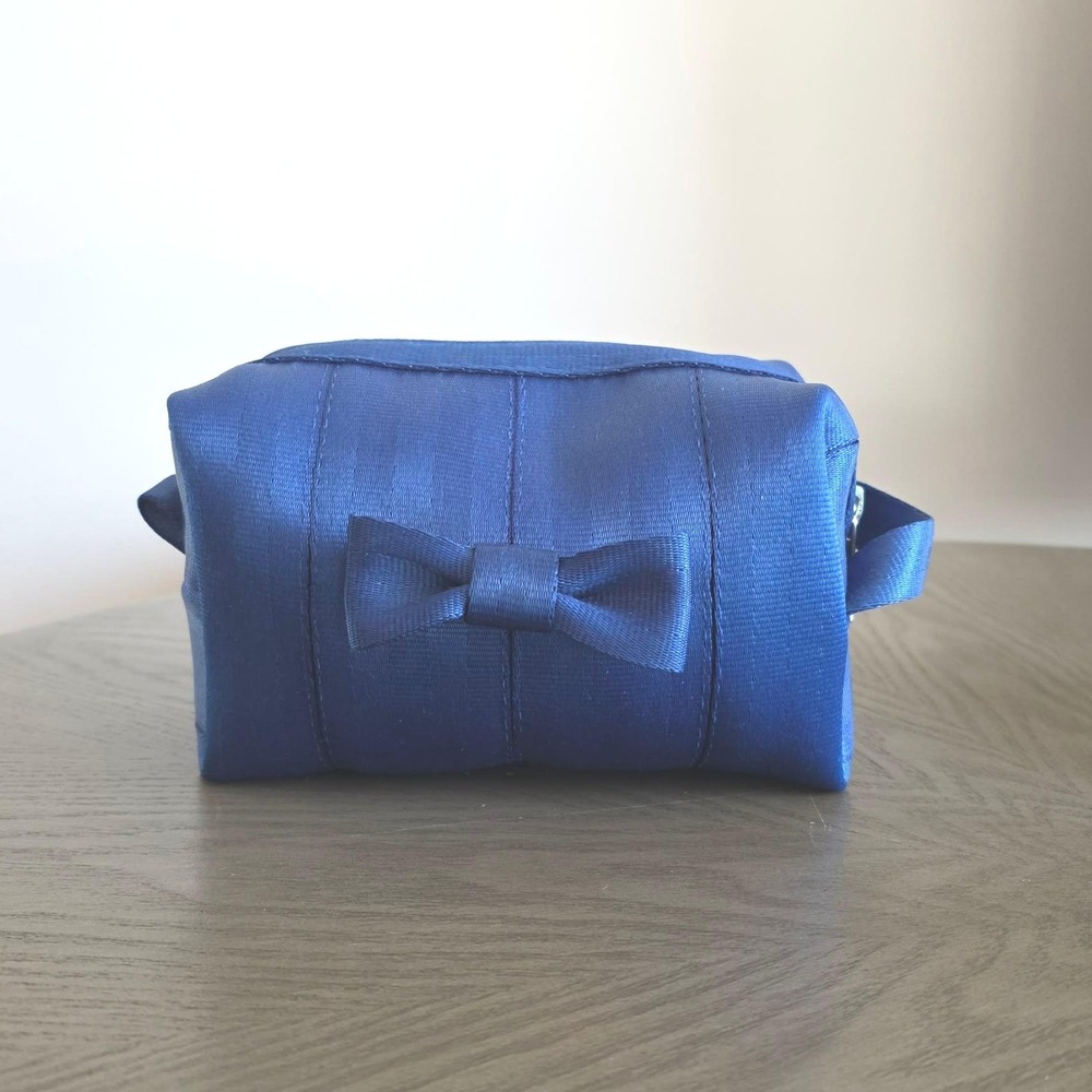 Harveys Original Seatbelt Bag Blue Mini Bow Dopp Makeup Cosmetic Case USA